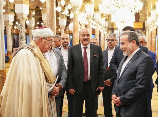 بازدید وزیر امور خارجه از مسجد «جامع الزیتونه» و دیدار با مفتی کل تونس