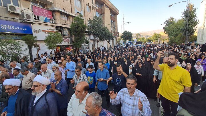 پیاده‌روی خانوادگی «میهمانی امت احمد(ص)» در جشن میلاد پیامبر مهربانی‌ها