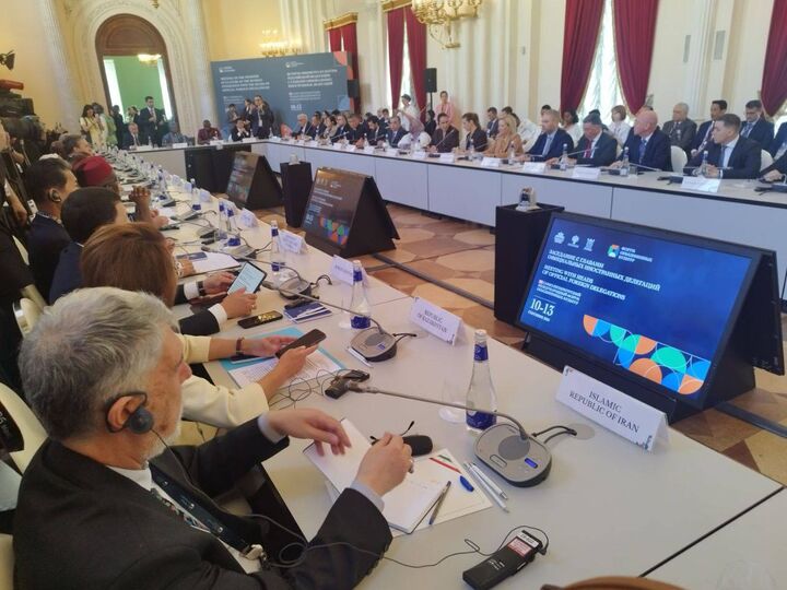 آغاز به کار مجمع فرهنگ‌های متحد با حضور وزیر ارشاد در سن‌پترزبورگ