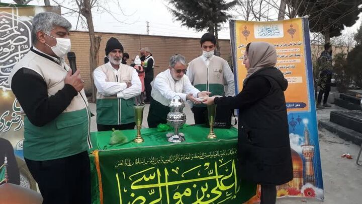 برپایی میز خدمت سلامت خادمیاران رضوی