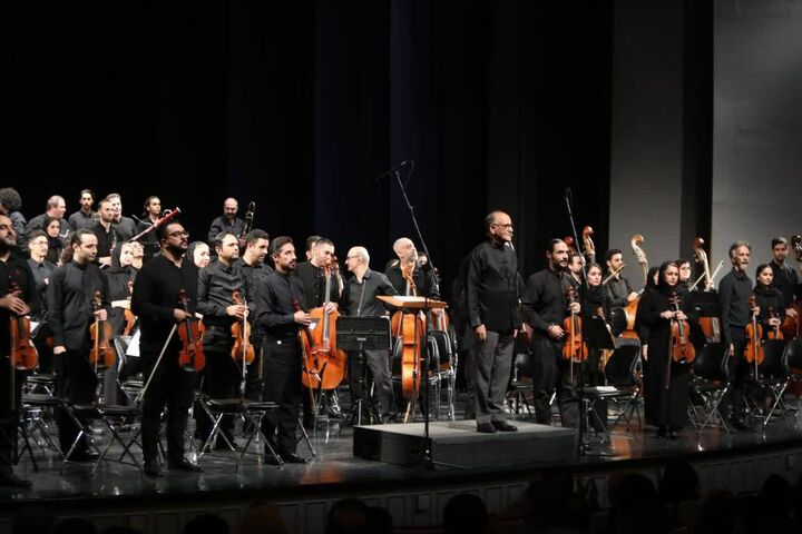 ارکستر سمفونیک تهران، تالار وحدت را به اکتبر ۱۹۰۴ برد