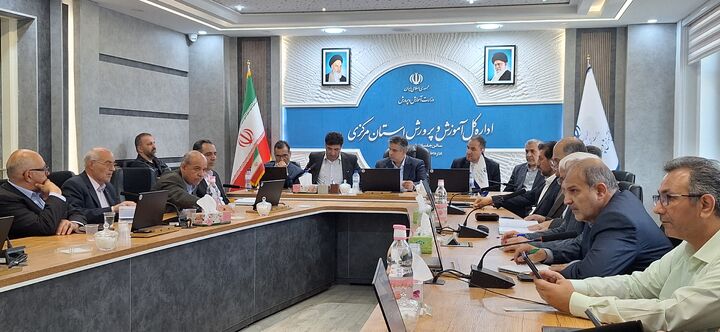 افتتاح ۵۶ مدرسه و توزیع ۱۰ هزار بسته نوشت‌افزار بین دانش‌آموزان نیازمند استان مرکزی