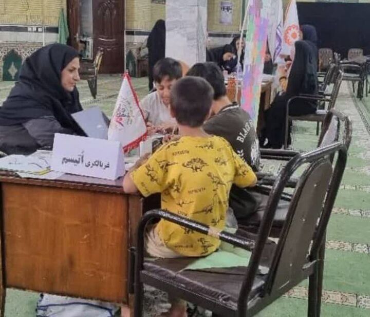 برگزاری میز خدمت در مسجد امام حسن مجتبی (ع)