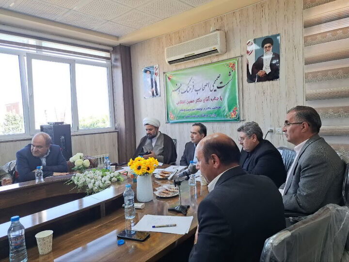 وزارت فرهنگ و ارشاد از تقویت نهادهای مردمی در حوزه هنر حمایت می‌کند