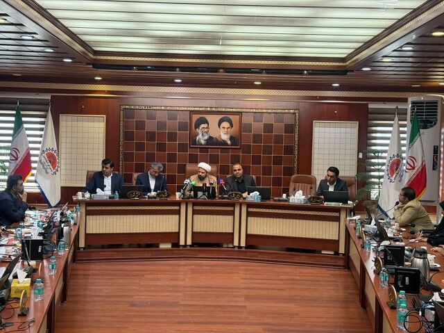 عطر مهر در پارلمان محلی/بندرعباس برای عدالت آموزشی خیز برداشت