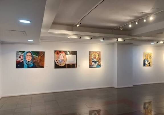 نمایشگاه «هنر در برابر جنگ» با یادی از شهید منصوره عالیخانی افتتاح شد