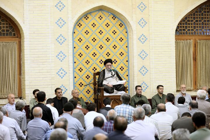 اخلاق و ادب دو پایه اصلی اسلام هستند