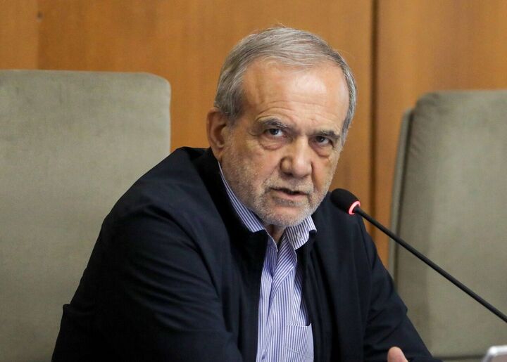 پزشکیان:‌ نگاه ما در تعلیم و تربیت نباید به خارج از کشور باشد