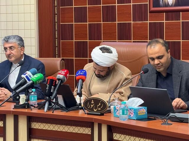 عطر مهر در پارلمان محلی/بندرعباس برای عدالت آموزشی خیز برداشت