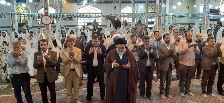 نماز در متن تمام فعالیت‌های آموزشی و پرورشی جریان دارد