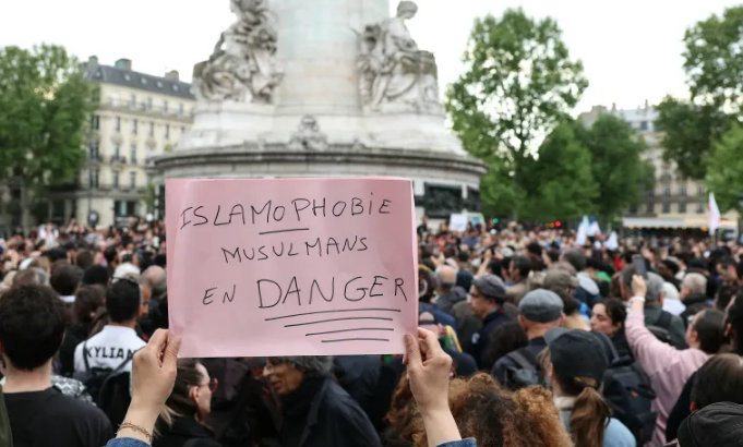 نظرسنجی: موج اسلام هراسی در فرانسه به سطح نگران کننده رسیده است