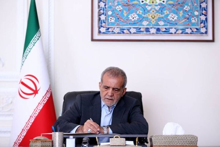 پزشکیان قهرمانی تیم ملی کشتی آزاد را تبریک گفت