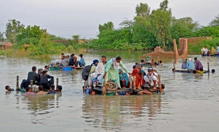 برپایی چادرهای پزشکی در پاکستان تحت نظارت مرجعیت دینی
