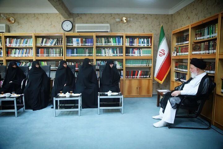 لزوم ایجاد مجتمع‌های آموزشی ویژه بانوان درمناطق حاشیه‌ای برای جذب نسل جوان