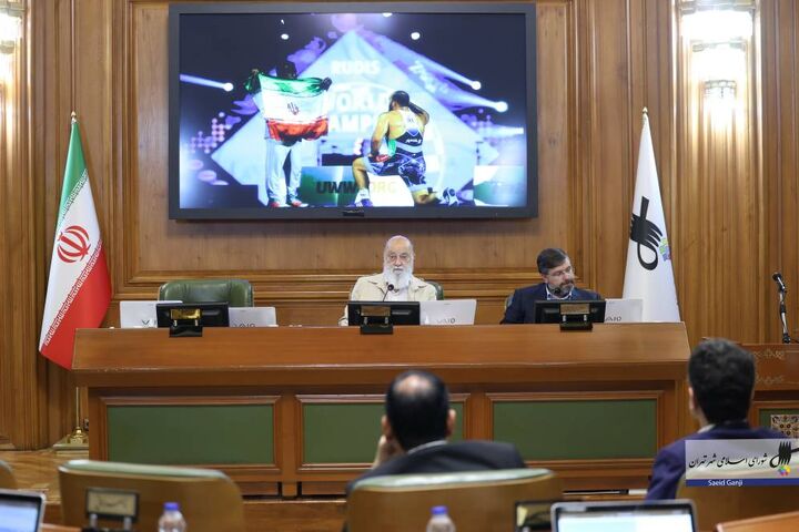 پرچم عزت کشور بر دست کشتی‌گیران قهرمان