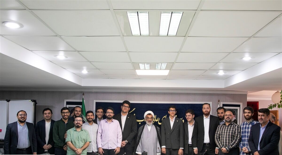 دعوت دبیر شورای عالی انقلاب فرهنگی از نخبگان برای رفع معضل مهاجرت