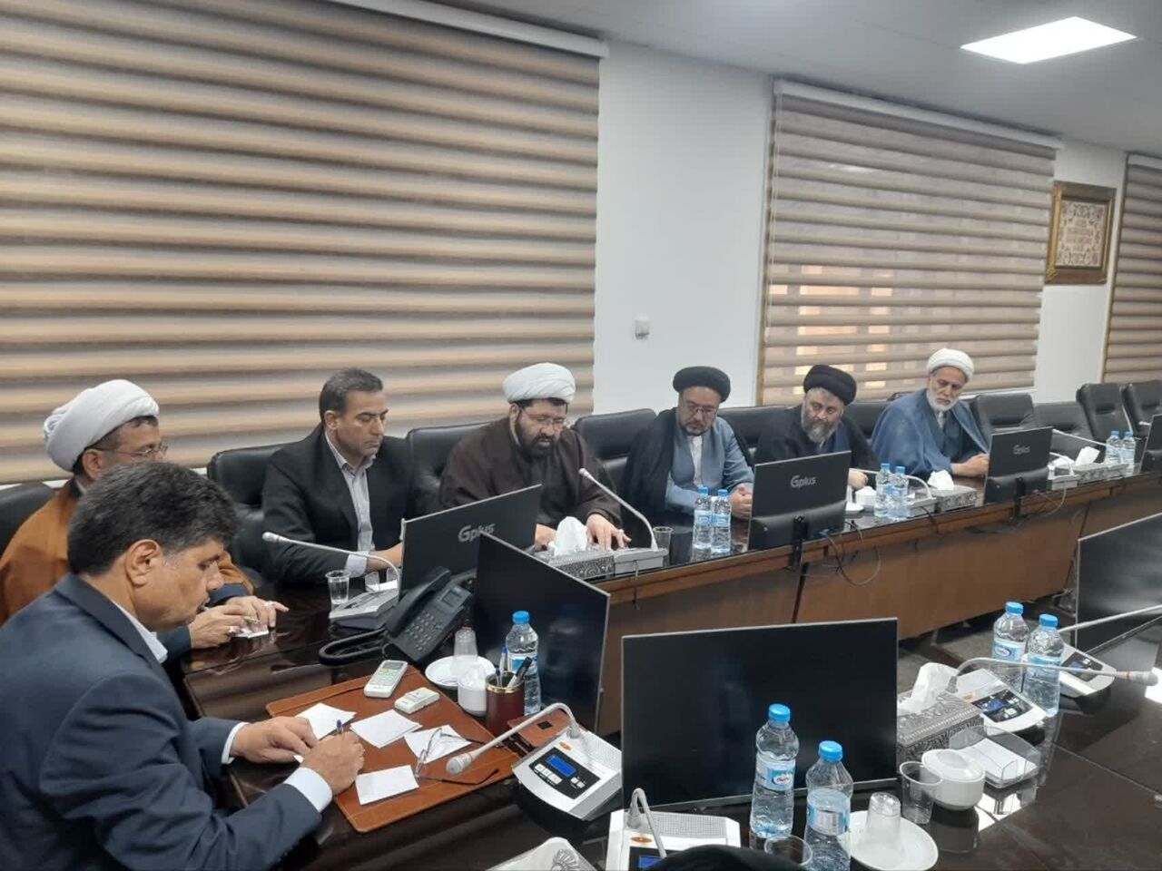 علمای فرهنگی و اجتماعی باید عفاف و حجاب را یک باور مقدس کنند/ اقدامات دستوری اشتباه است