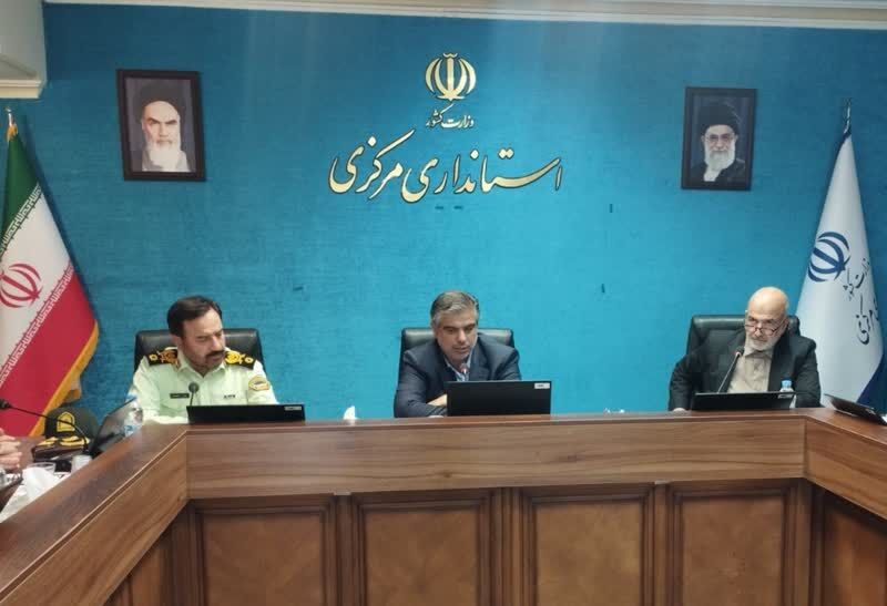 برگزاری جلسه قرارگاه مسکن نیروهای مسلح در استانداری مرکزی / تقدیر از عملکرد جهاد خانهسازی