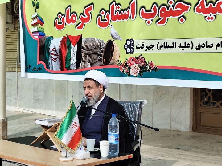 وظیفه حوزه های علمیه ارتقای انسانیت است