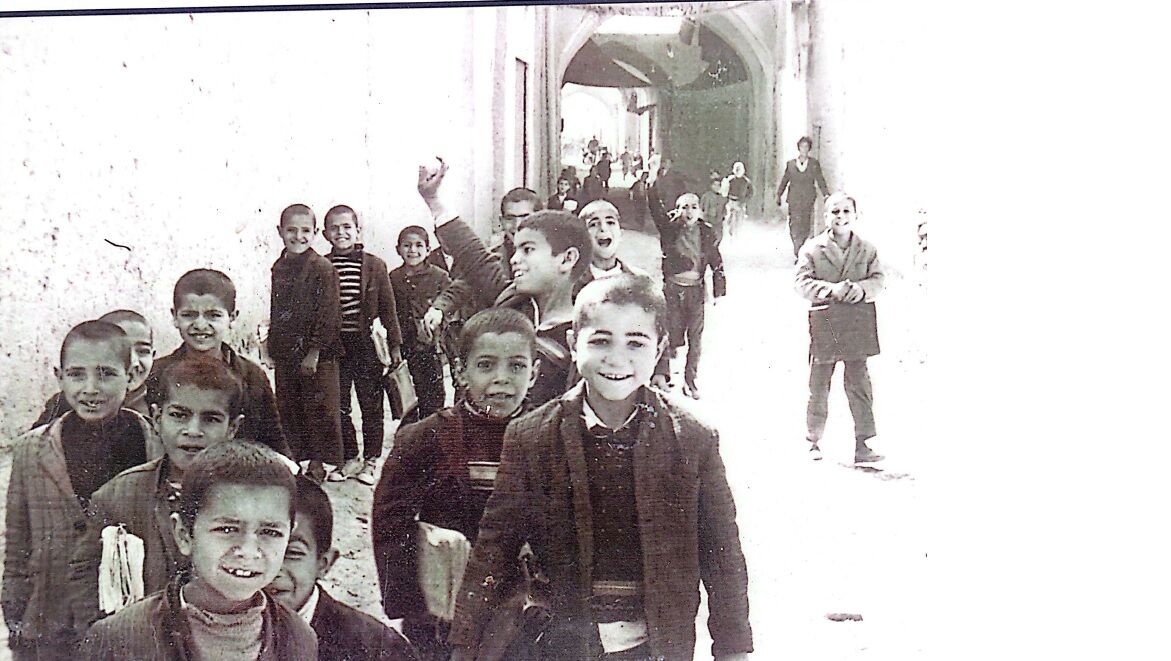 کاسبکاران مردمدار آران و بیدگل؛ از «پاچهتنبانی» تا پخت نان عباسعلی