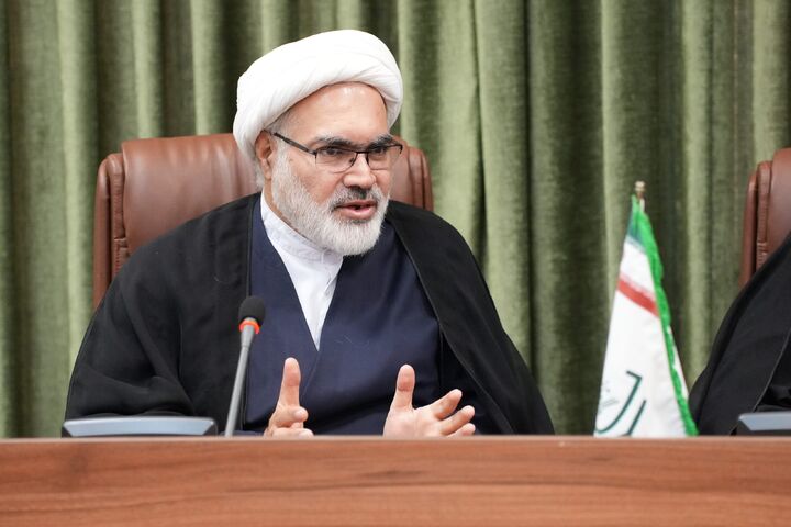 برای شناخت ابعاد مختلف حکمرانی باید در برابر قرآن زانو بزنیم