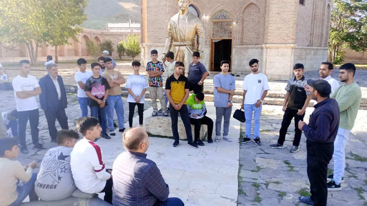 رنگ‌آمیزی مدارس، روشنگری دل‌ها؛ دستاوردهای اردوی جهادی کانون‌های مساجد در چالدران