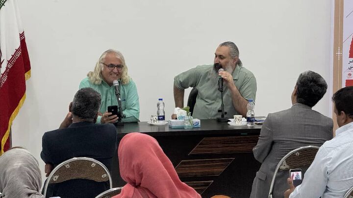 نشست «مقاومت در شعر و ادب پارسی» در بندرعباس برگزار شد