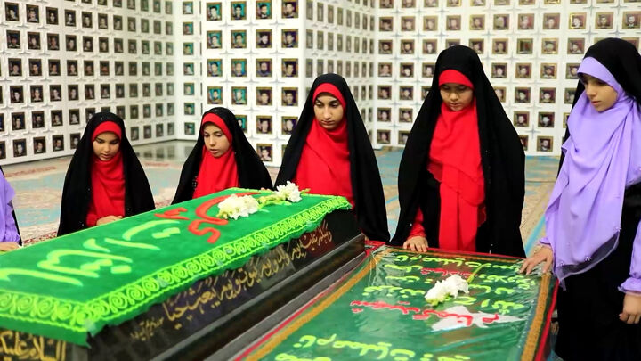 اجرای نماهنگ مرصاد از گروه سرود فدائیان رهبر