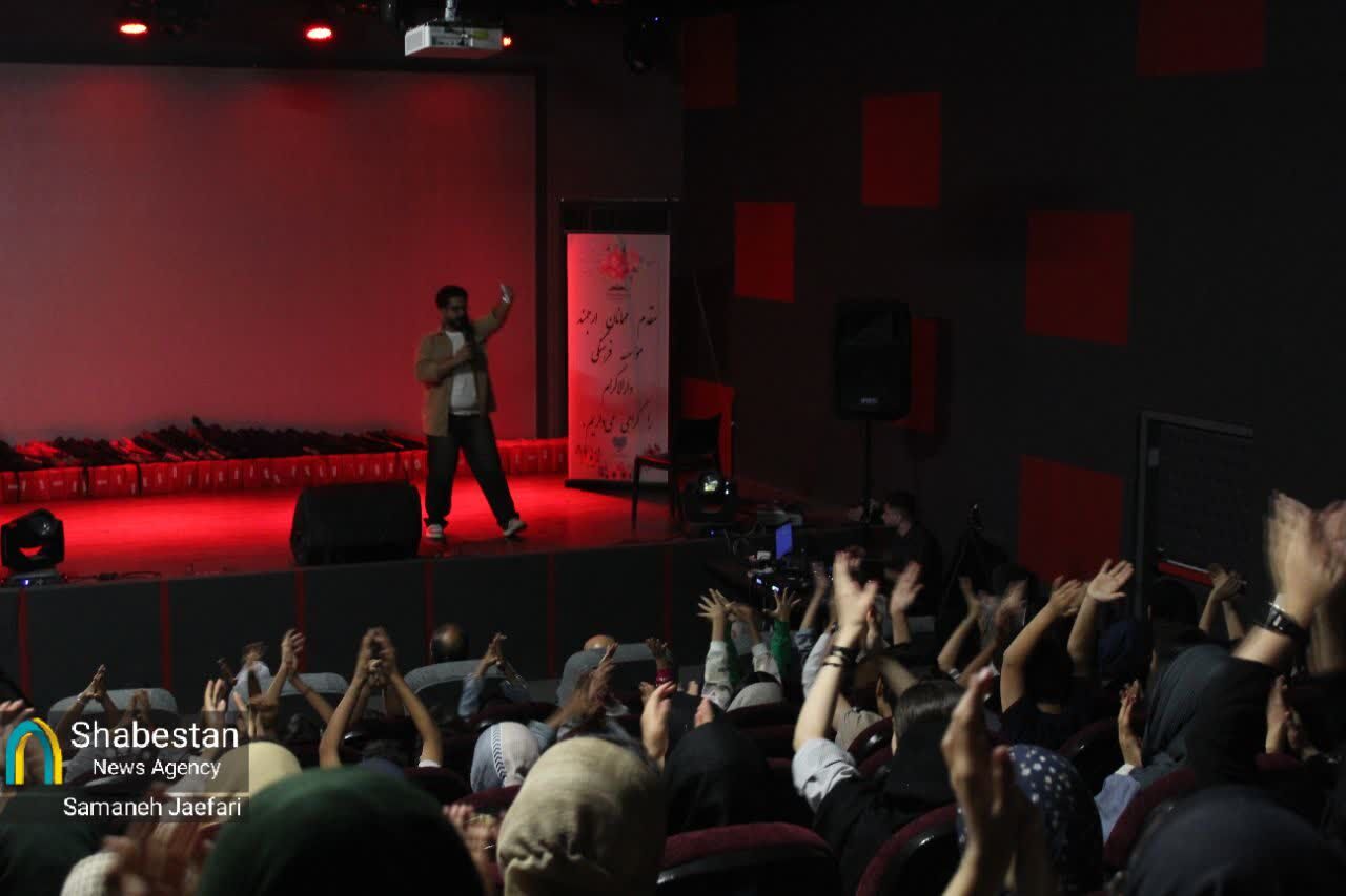 جشن رویش و اهدای پک‌های تحصیلی به ۷۰ دانش‌آموز در مشهد