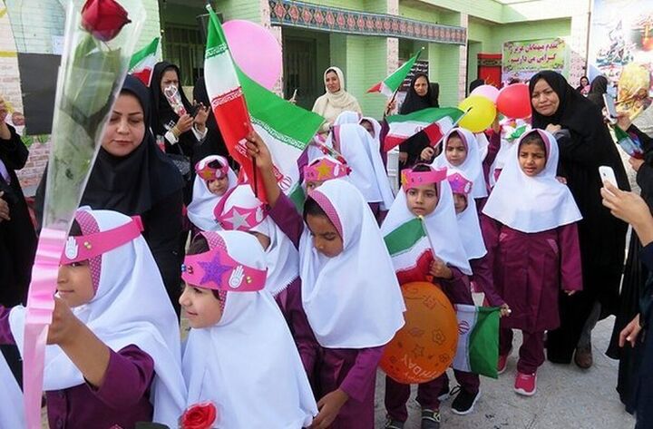 آموزش و پرورش کلید توسعه و آینده کشور است