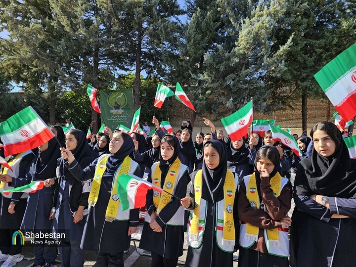 آیین بازگشایی مدارس با طنین زنگ مهر و ایثار در سنندج