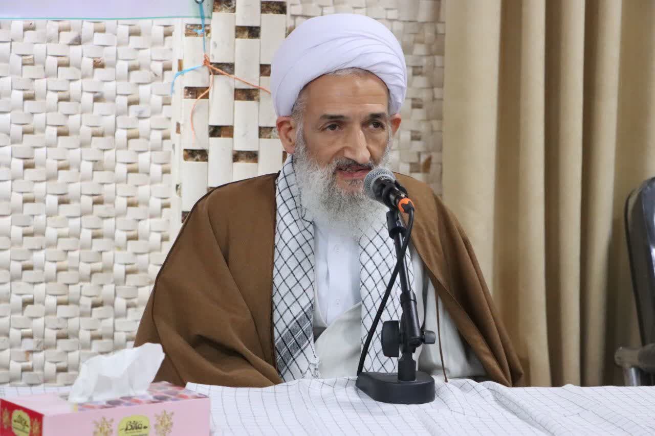 حیات دین به برکت حوزههای علمیه است