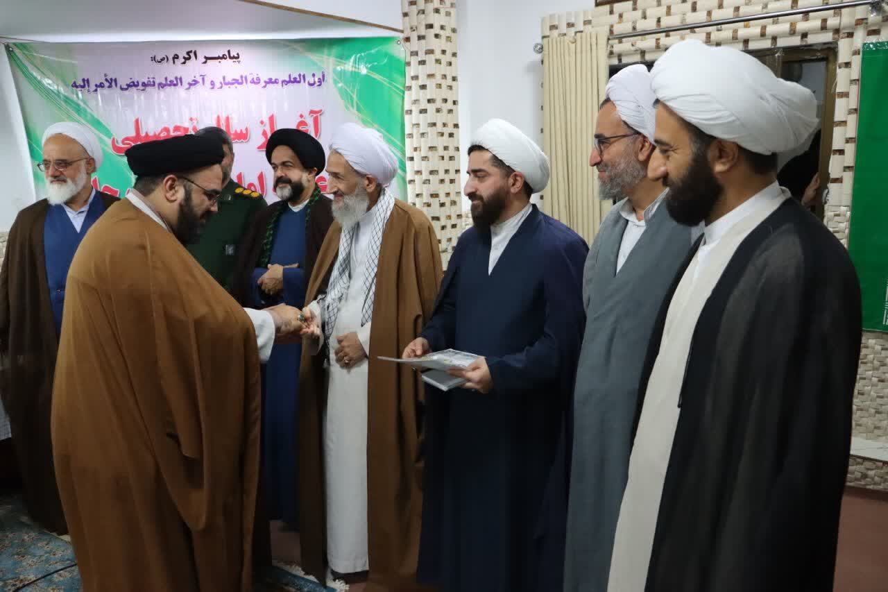 حیات دین به برکت حوزه‌های علمیه است