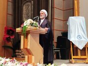 ایثار مادران شهدا، چراغ راه نسل امروز است