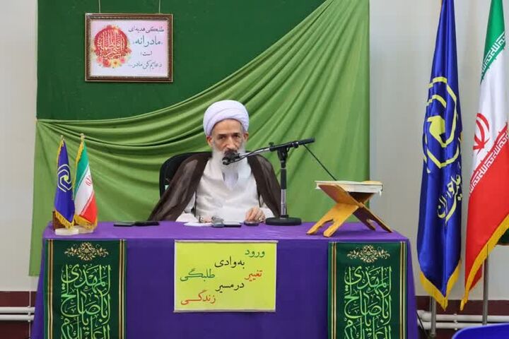 لزوم اهتمام ویژه طلبه ها برای هدایت جامعه به سوی فهم درست دین