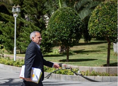 توزیع سه ویژه‌نامه‌ در زمینه جنگ ۱۲ روزه در مدارس