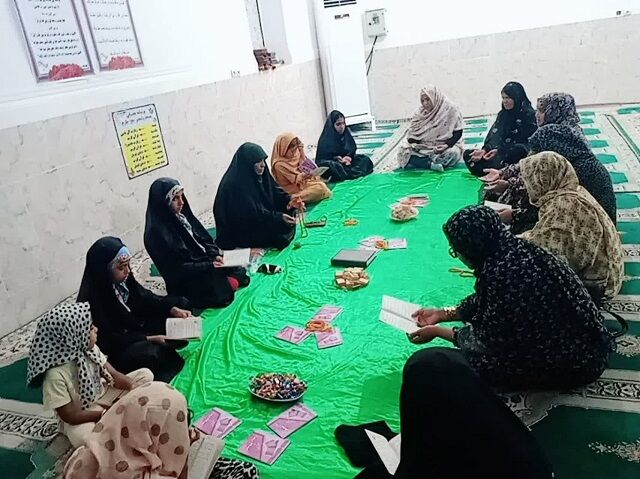 گرامیداشت هفته دفاع مقدس در روستای طارم/تجلیل از شهدا، همدلی با دانشآموزان