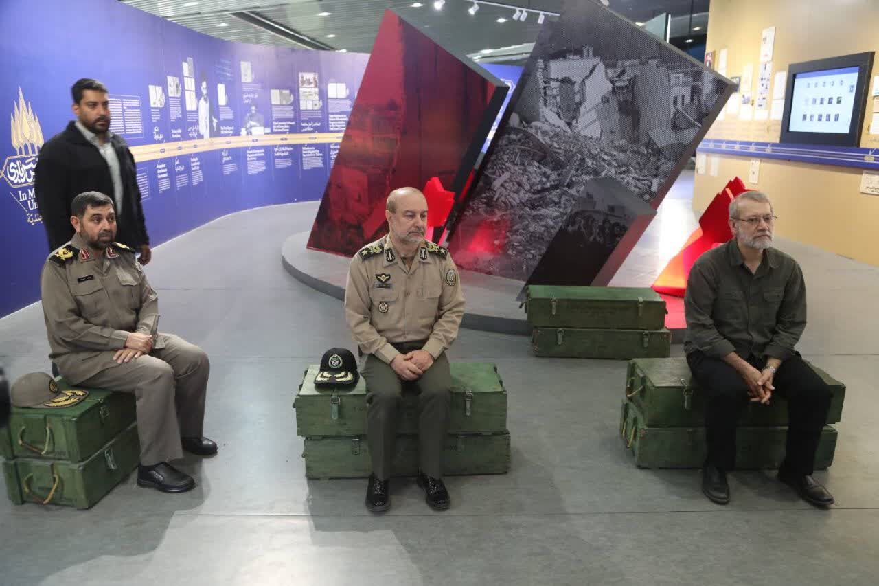 بازدید لاریجانی از موزه ملی انقلاب اسلامی و دفاع مقدس