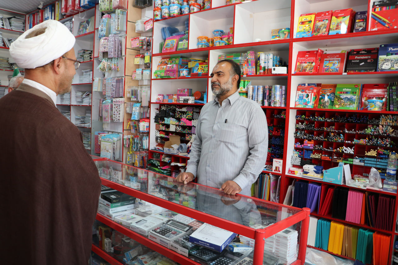 تخفیف برای حجاب؛ ابتکار یک مغازهدار جهرمی که فرهنگسازی شد