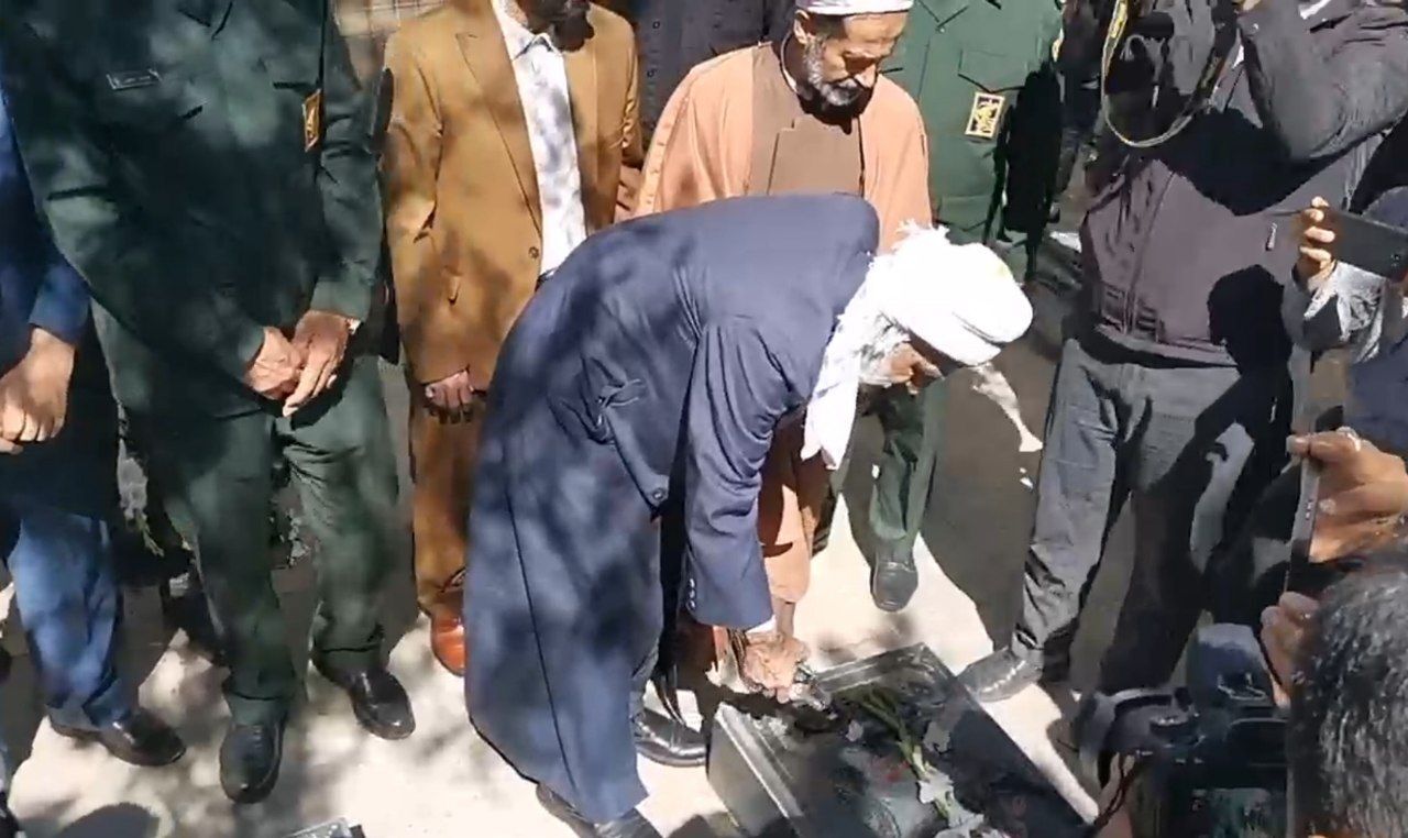 نسل ایثارگران شایسته تکریماند؛ تأکید امام جمعه سنندج بر پاسداشت یاد شهدا و وفاداری ملت