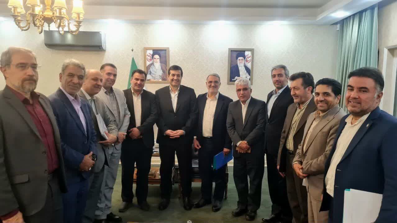 اولویتهای زیرساختی ورزش آران و بیدگل در نشست با وزیر ورزش بررسی شد