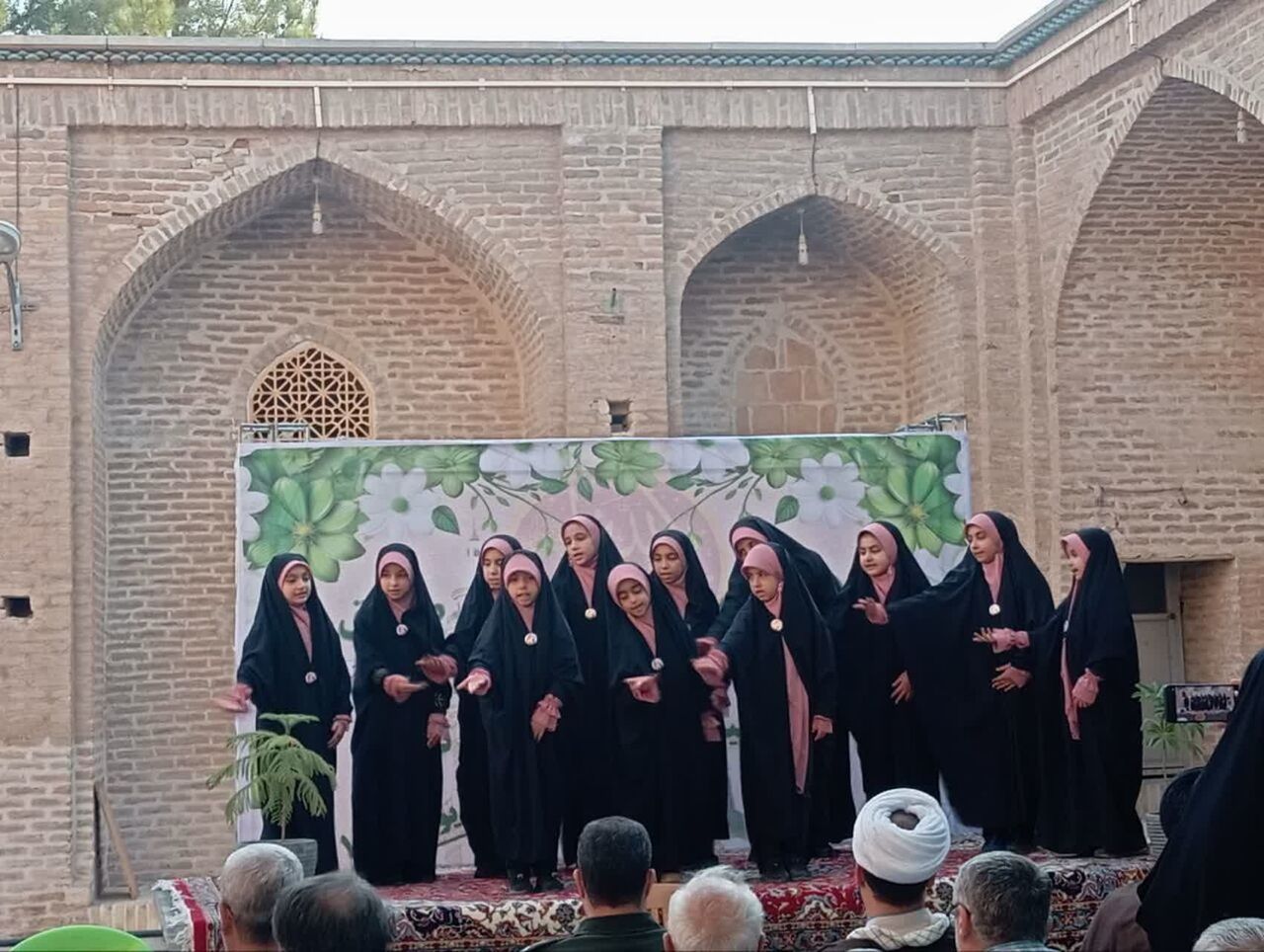 «ابرسالار»؛ اولین تولید گروه سرود ریحانه‌های تفرش رونمایی می‌شود