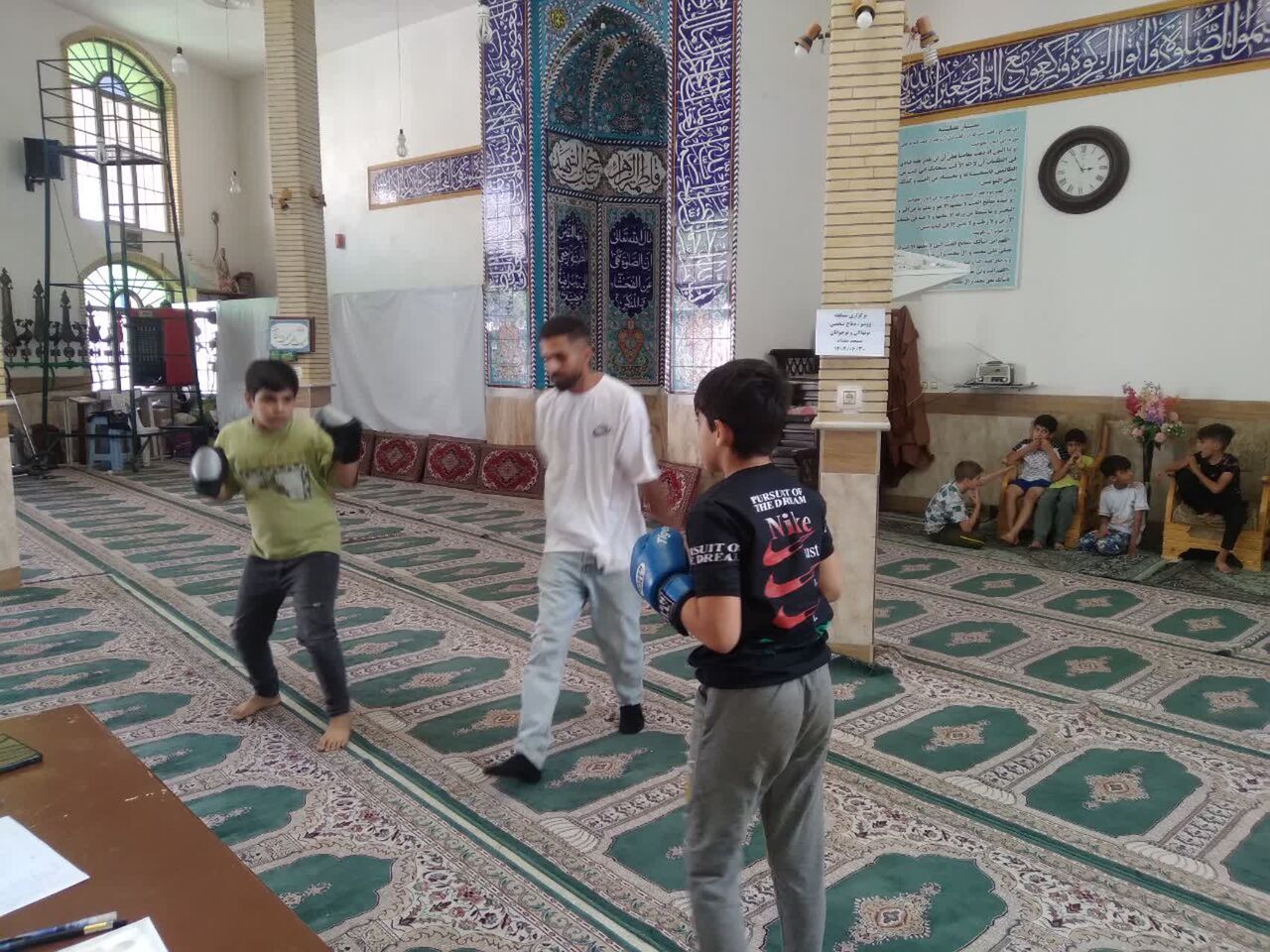 بمناسبت هفته دفاع مقدس مسابقات ووشو در کانون عصر ظهوربرگزار شد