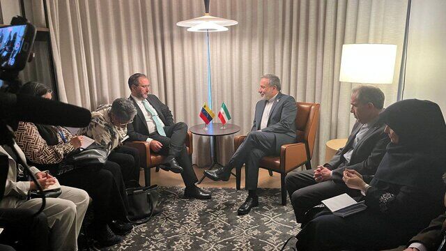 هشدار ایران و ونزوئلا درباره تهدیدات آمریکا در کارائیب و غرب آسیا