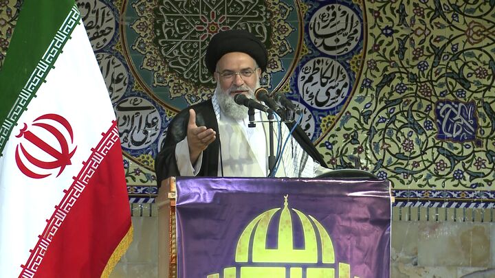 گردشگری باید با رعایت مسائل فرهنگی، ارزش‌های دینی و الهی همراه باشد