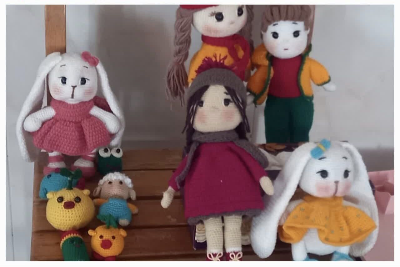 آغاز کارگاه‌های آموزش هنر بافتنی ویژه دختران و مادران در کانون چهار یار نبی سنندج