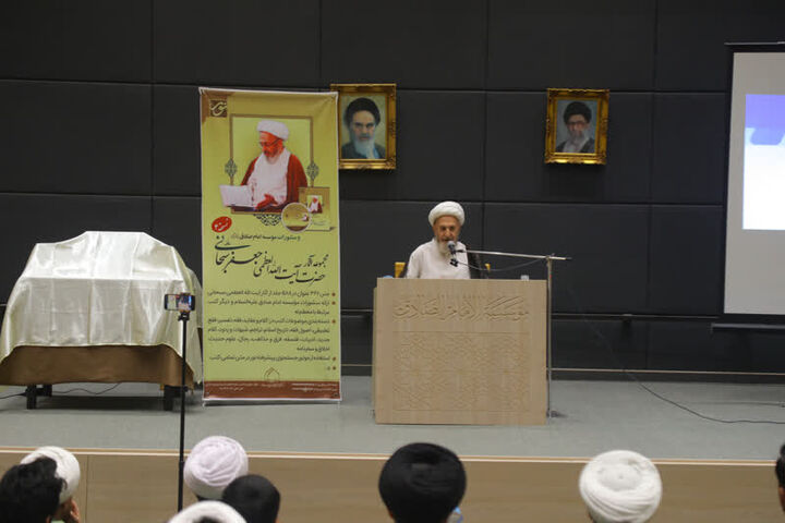 ایجاد مرکز تخصصی کلام؛ ضرورتِ زمان بود/حوزه علمیه باید آینده‌نگر باشد