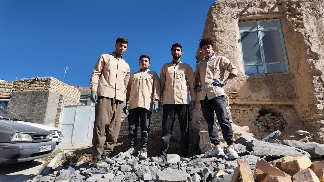 برگزاری اولین اردوی جهادی «محتوای حقیقت» در روستای قلعه ارجناوند ساروق