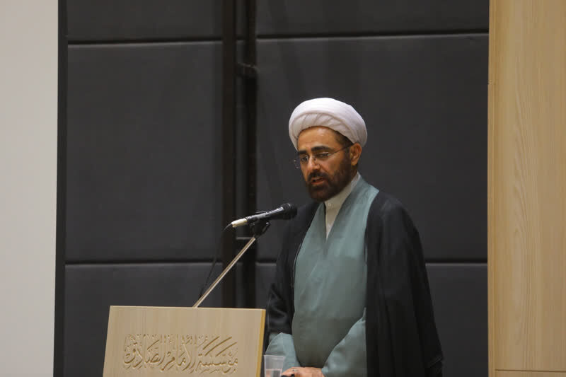 کار امروز حوزه، بیدارگری در جامعه است/ رویکرد کلامی در علوم انسانی اسلامی اجرا شود