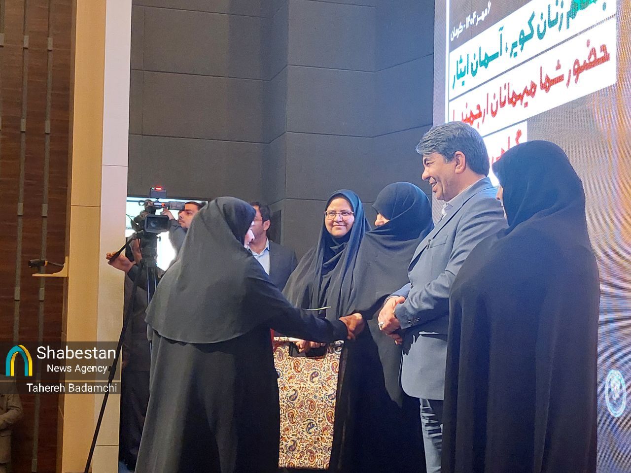 زنانه‌ترین روایت از مردانه‌ترین میدان‌ها در قابی از جنگ، رویا و مقاومت با انسیه شاه‌حسینی